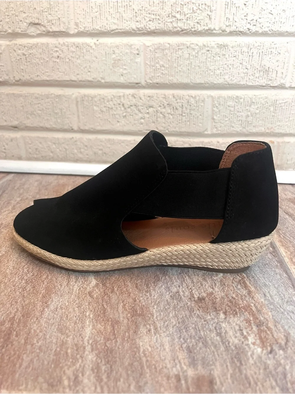NWOT Gentle Souls by Kenneth Cole Black Wedge Espadrille Size 8